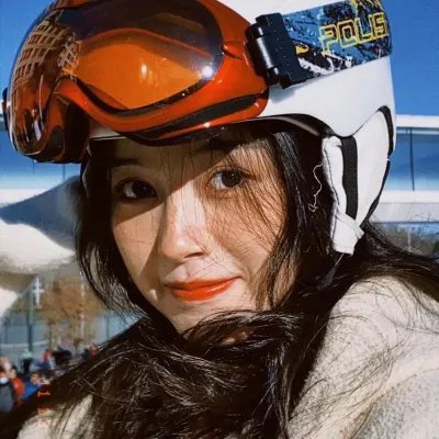 庭院里的女人